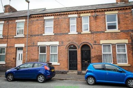 Bouverie Street, 5 bedroom Mid Terrace House for sale, £280,000