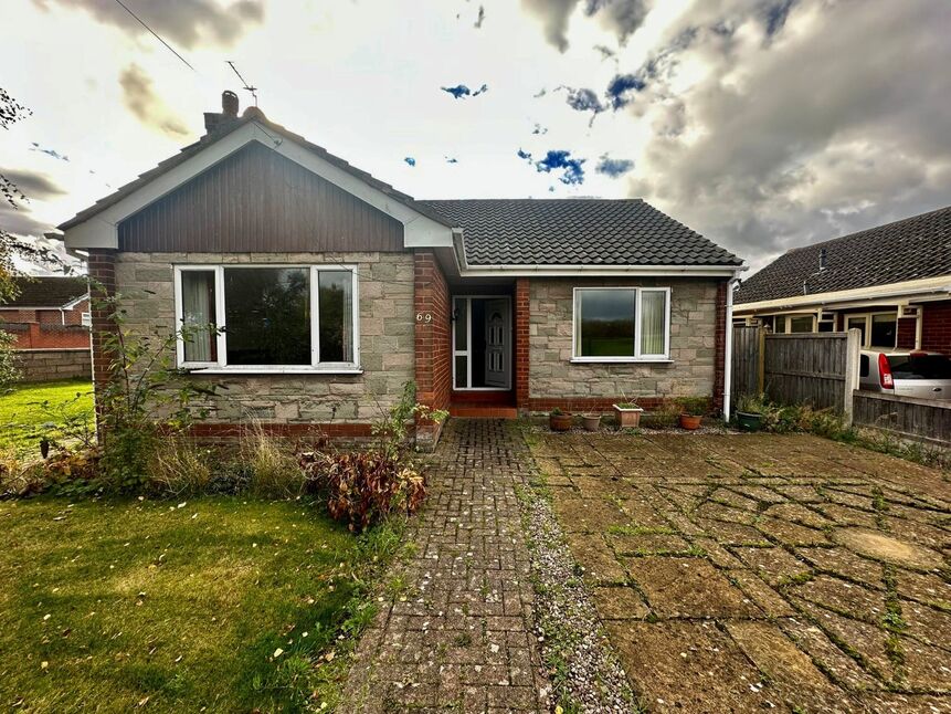 Main image of 3 bedroom Detached House for sale, Aston Park Road, Shotton, Flintshire, CH5
