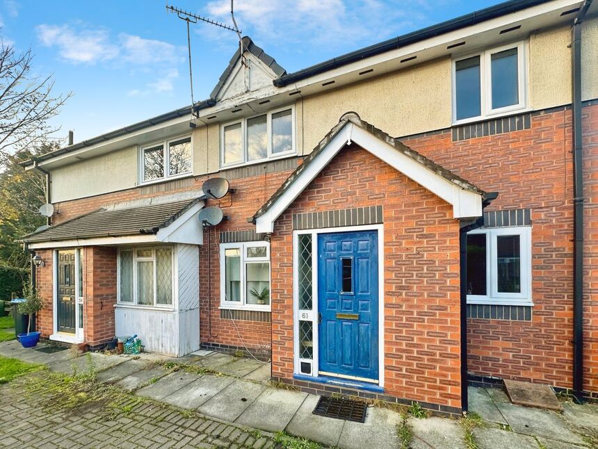 2 bedroom Mid Terrace Flat for sale