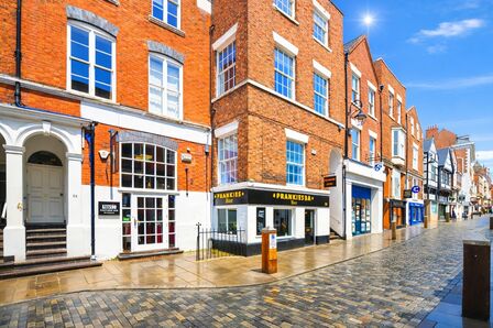 2 bedroom Flat for sale