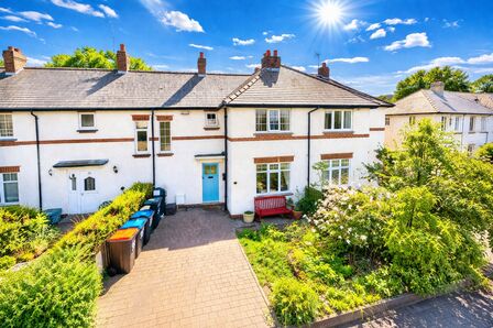 3 bedroom Mid Terrace House for sale