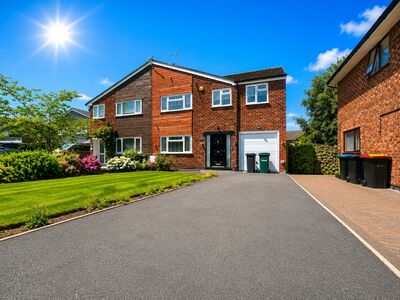 4 bedroom Semi Detached House for sale
