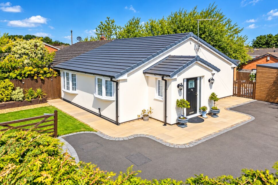 Main image of 2 bedroom Semi Detached Bungalow for sale, Raewood Avenue, Hawarden, Flintshire, CH5