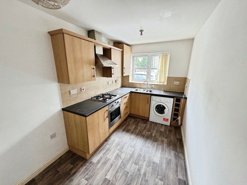 Main image of 2 bedroom Flat to rent, Laithe Hall Avenue, Cleckheaton, West Yorkshire, BD19