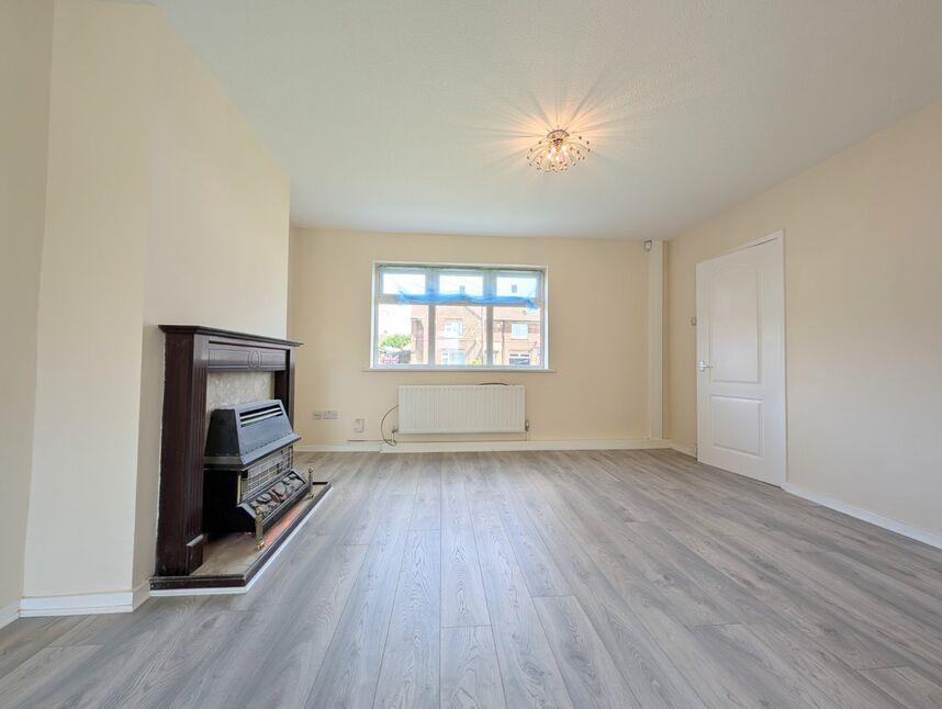 3 bedroom Semi Detached House to rent, Bellerby Brow, Bradford, BD6 £