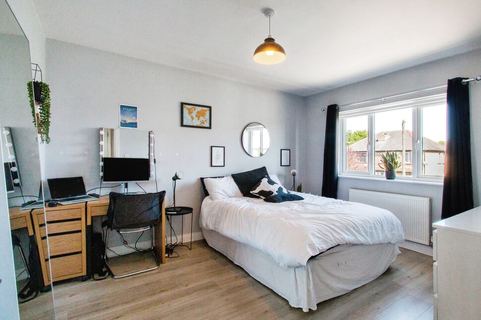 5 bedroom Detached House for sale, Green Lane, Wyke, BD12 £360,000