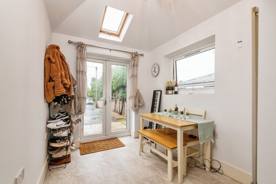 2 bedroom End Terrace House for sale, Huddersfield Road, Birstall, WF17