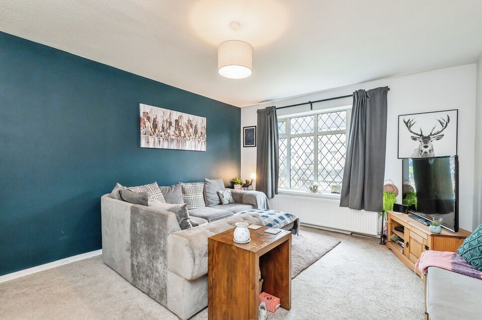 2 bedroom End Terrace House for sale, Huddersfield Road, Birstall, WF17