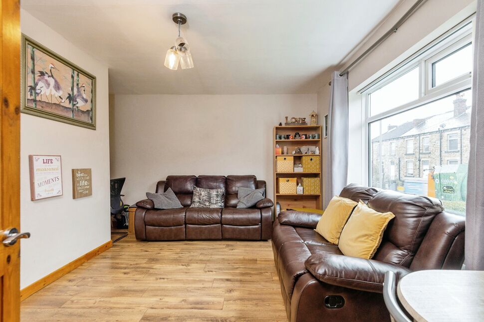 3 bedroom Semi Detached House for sale, Carlinghow Lane, Batley, WF17