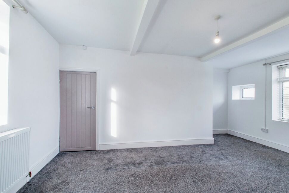 4 bedroom End Terrace House for sale, Whitechapel Road, Cleckheaton