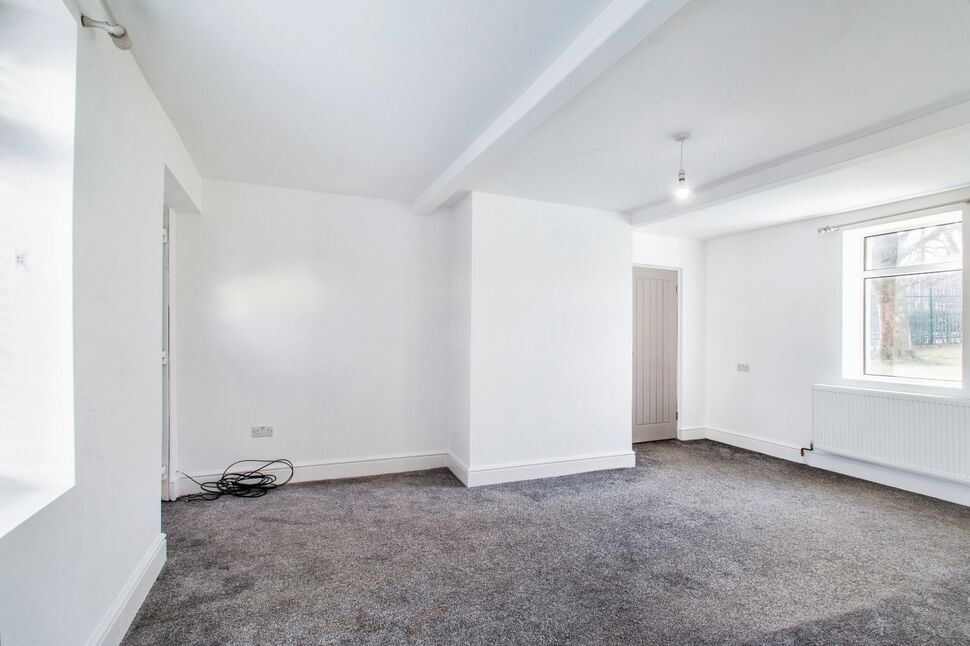 4 bedroom End Terrace House for sale, Whitechapel Road, Cleckheaton