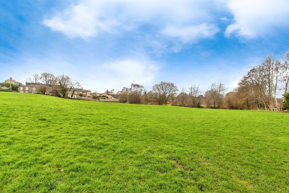 2 bedroom Mid Terrace House for sale, Lee Street, Liversedge, WF15 £170,000