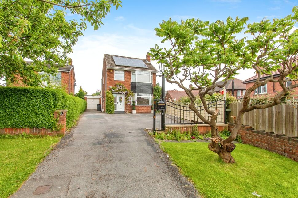 Main image of 3 bedroom Detached House for sale, Manor Farm Drive, Soothill, West Yorkshire, WF17