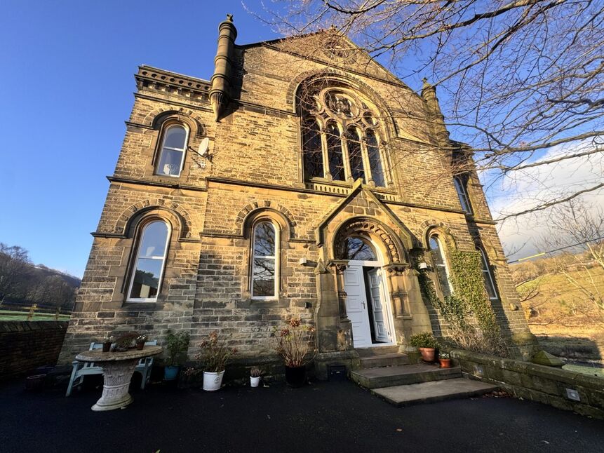 Main image of 2 bedroom  Flat to rent, Brearley Lane, Luddendenfoot, West Yorkshire, HX2