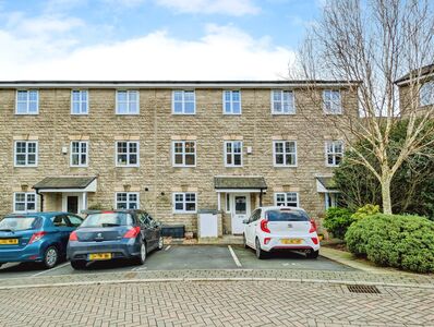 3 bedroom Mid Terrace House to rent
