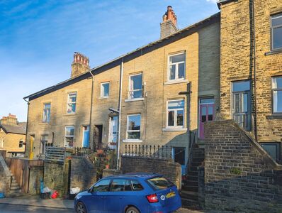 3 bedroom Mid Terrace House to rent
