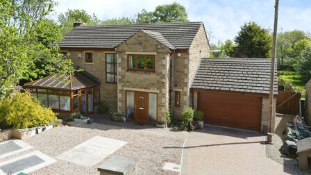 Tong Moor Side, 4 bedroom Detached House for sale, £595,000