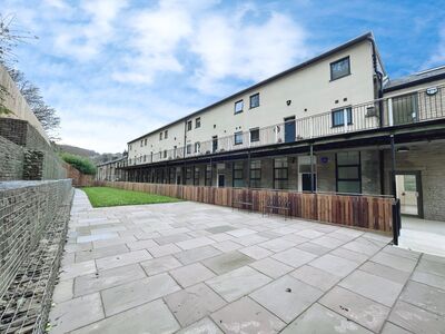 2 bedroom  Flat to rent