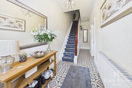 4 bedroom Mid Terrace House for sale