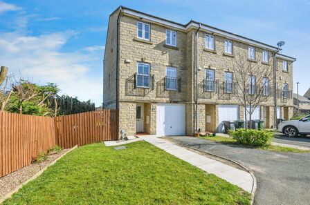 3 bedroom End Terrace House for sale