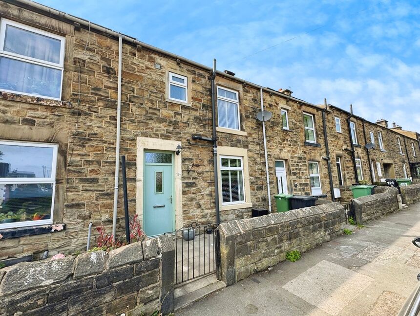Main image of 2 bedroom Mid Terrace House to rent, Oxford Road, Gomersal, West Yorkshire, BD19