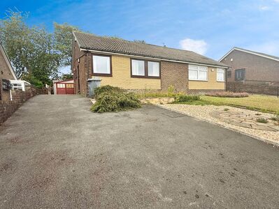 Penn Grove, 2 bedroom Semi Detached Bungalow for sale, £180,000