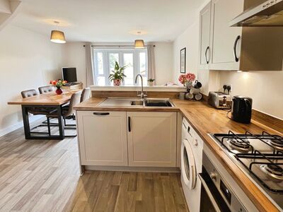 4 bedroom End Terrace House for sale