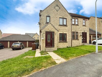 Fieldhurst Court, 3 bedroom Semi Detached House for sale, £180,000