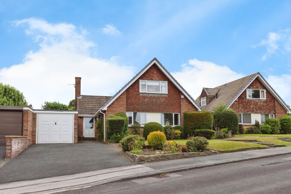 Main image of 4 bedroom Detached House for sale, Quaker Lane, Liversedge, West Yorkshire, WF15