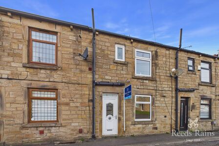 3 bedroom Mid Terrace House for sale