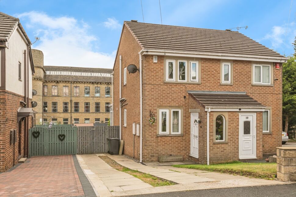 Main image of 2 bedroom Semi Detached House for sale, Clydesdale Drive, Bradford, West Yorkshire, BD6