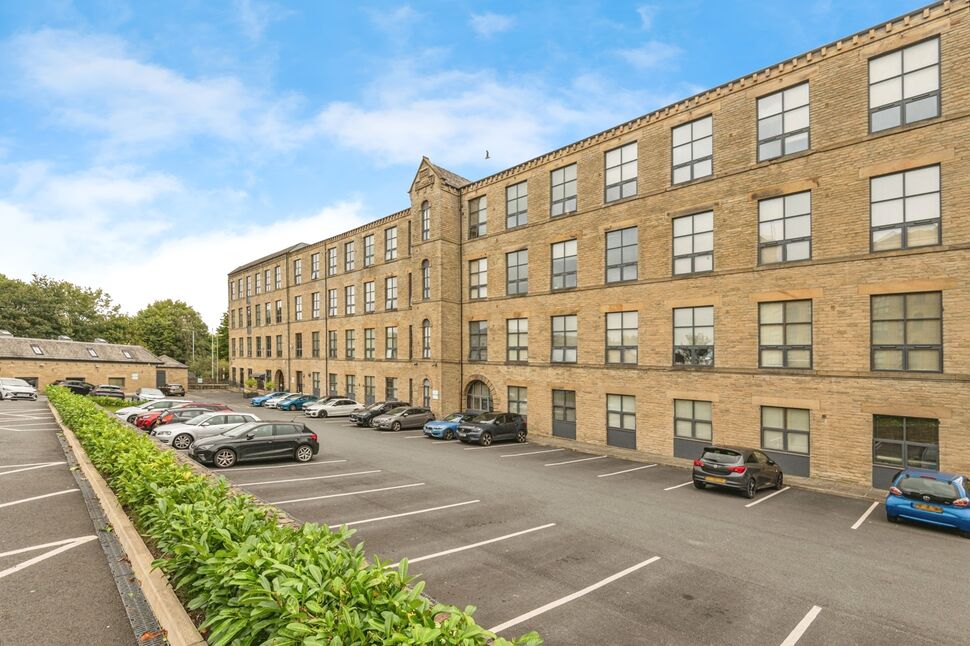 Main image of 1 bedroom  Flat for sale, Upper Blakeridge Lane, Batley, West Yorkshire, WF17