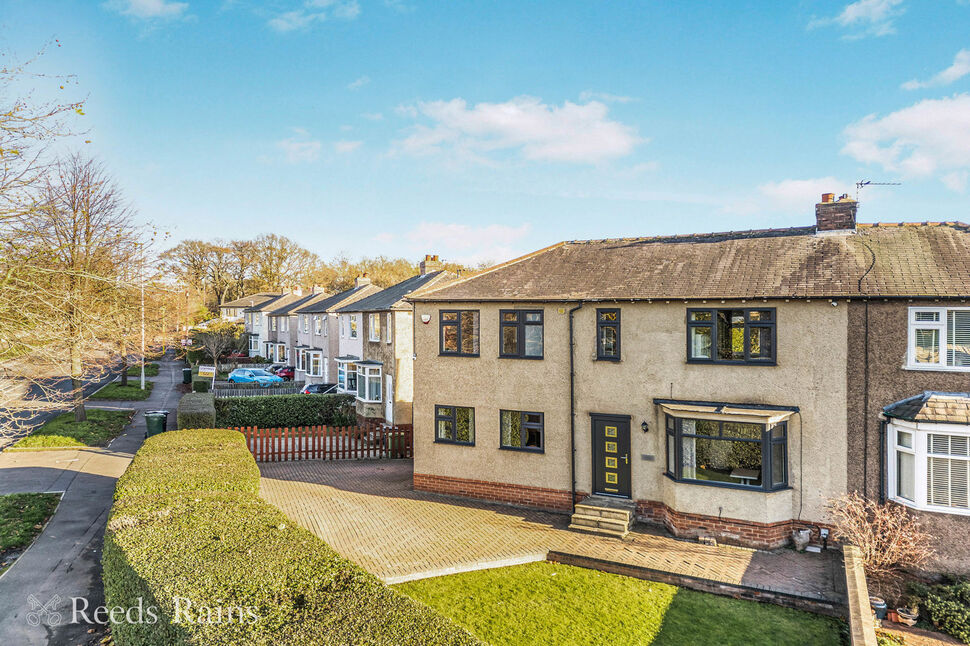 Main image of 5 bedroom Semi Detached House for sale, Huddersfield Road, Mirfield, West Yorkshire, WF14