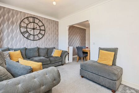 5 bedroom Semi Detached House for sale