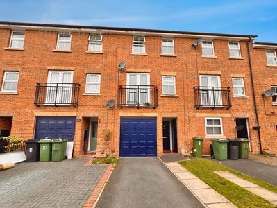 4 bedroom Mid Terrace House for sale