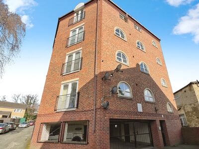 2 bedroom Flat for sale