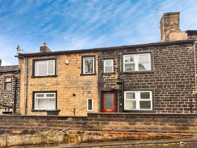 White Lane, 2 bedroom Mid Terrace House to rent, £750 pcm