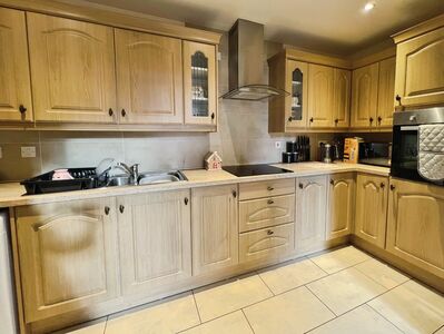 2 bedroom Mid Terrace House for sale