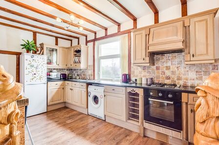 2 bedroom End Terrace House for sale