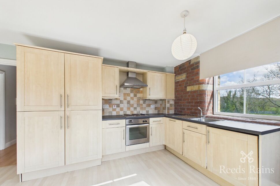 Main image of 2 bedroom Flat to rent, Balme Road, Cleckheaton, West Yorkshire, BD19