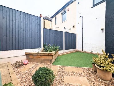 Bolton Lane, 3 bedroom House to rent, &pound;1,000 pcm