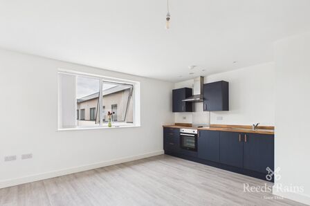 Bingley Road, 1 bedroom Flat to rent, &pound;700 pcm