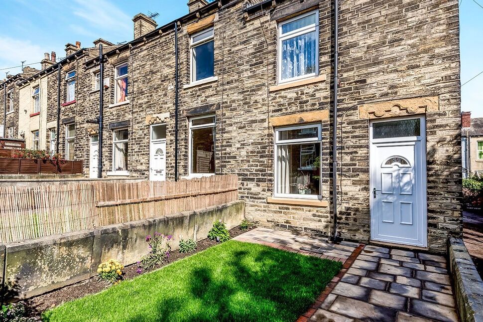 Main image of 2 bedroom Mid Terrace House to rent, Highfield Terrace, Cleckheaton, West Yorkshire, BD19