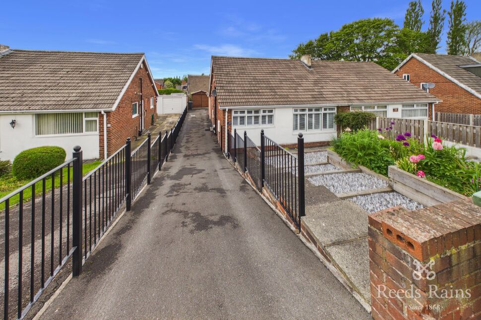 Main image of 2 bedroom Semi Detached Bungalow for sale, Hollinbank Lane, Heckmondwike, West Yorkshire, WF16