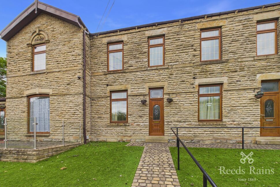 Main image of 2 bedroom Mid Terrace House for sale, Bradford Road, Batley, West Yorkshire, WF17