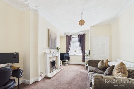 3 bedroom End Terrace House for sale