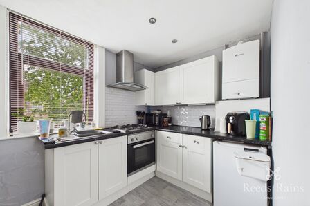 3 bedroom End Terrace House for sale