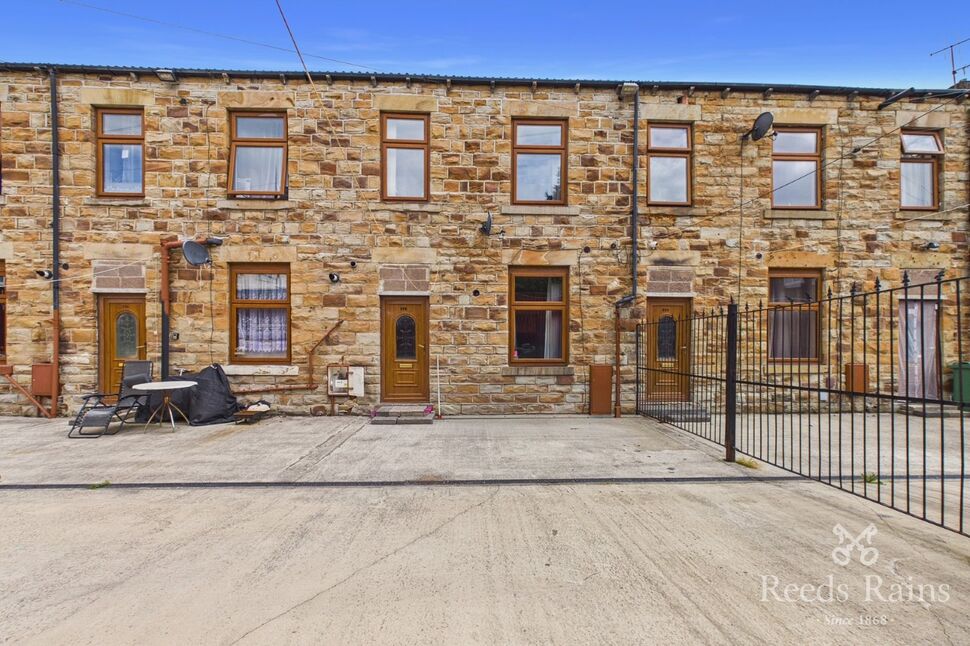 Main image of 2 bedroom Mid Terrace House for sale, Bradford Road, Batley, West Yorkshire, WF17