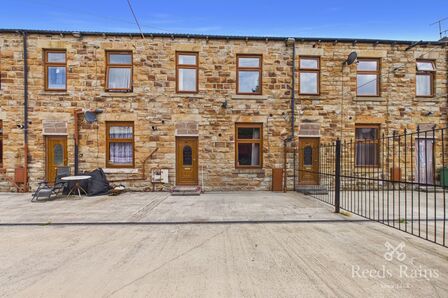 2 bedroom Mid Terrace House for sale
