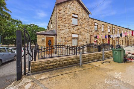 2 bedroom End Terrace House for sale